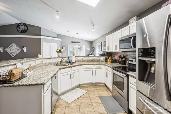 Pace, FL 32571,5512 Peach Dr