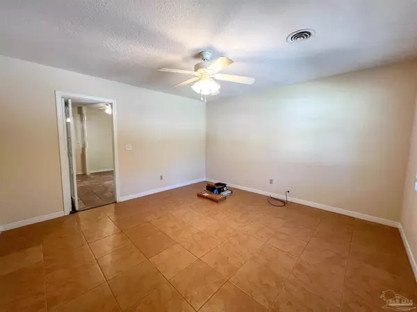 Pensacola, FL 32526,5891 Avondale Rd