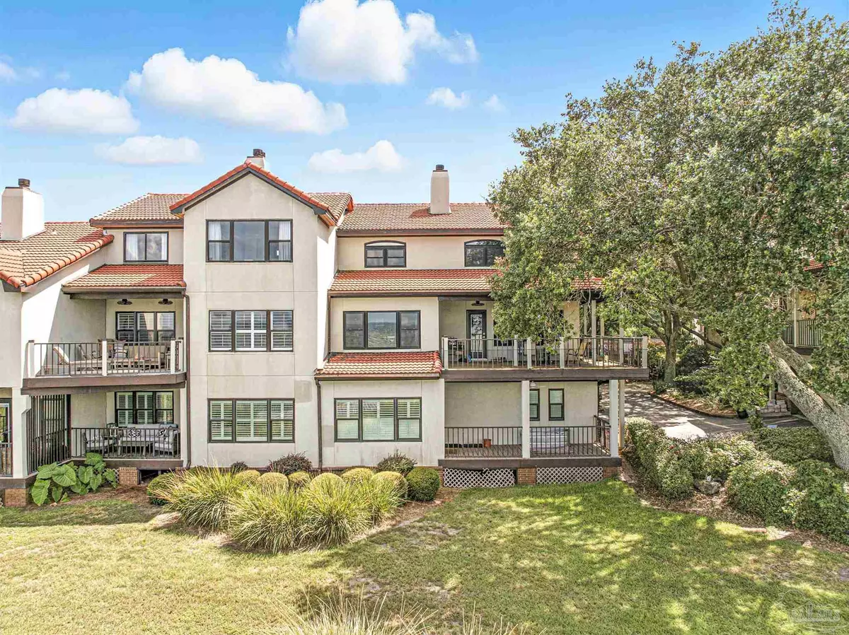 Gulf Breeze, FL 32561,80 Baybridge Dr