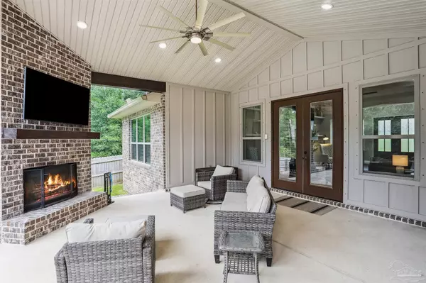 Pace, FL 32571,4385 Essex Terrace Cr