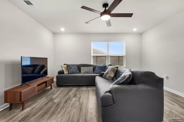 Pace, FL 32571,4376 White Cedar Ct