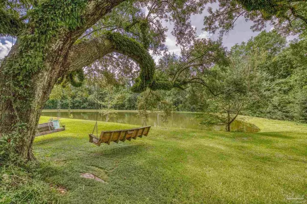 2345 Pompano Rd, Cantonment, FL 32533