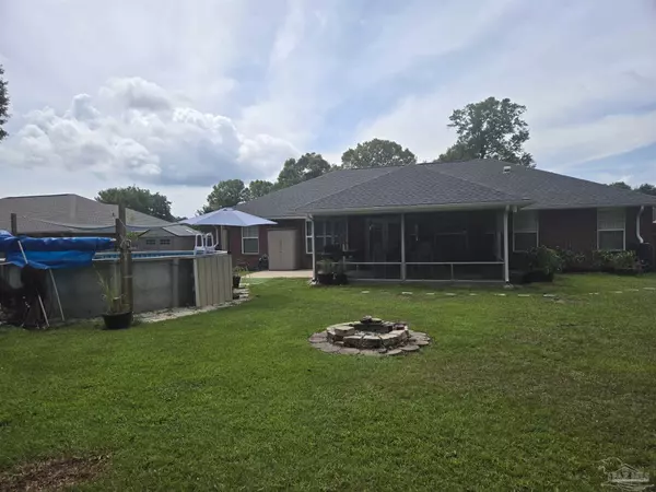 Milton, FL 32583,5614 Rosebay St
