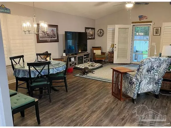 Navarre, FL 32566,9693 Leeward Way