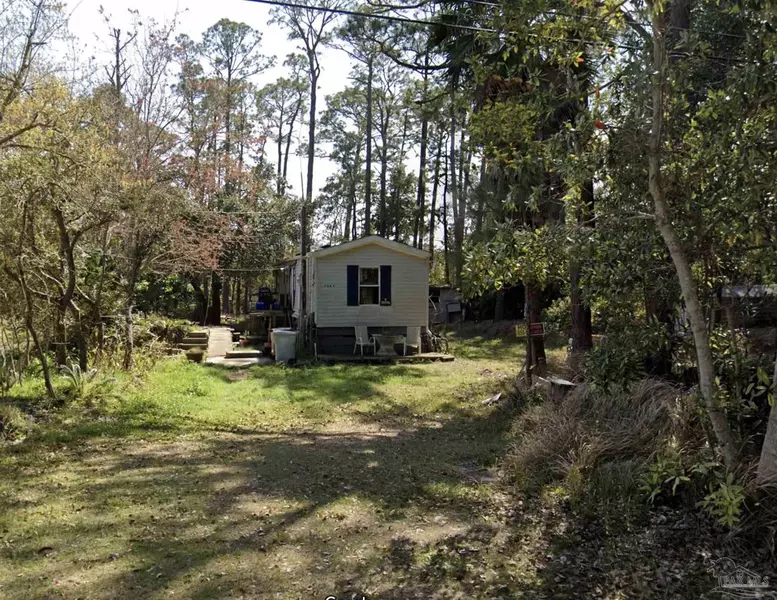 5389 Spruce St, Gulf Breeze, FL 32563