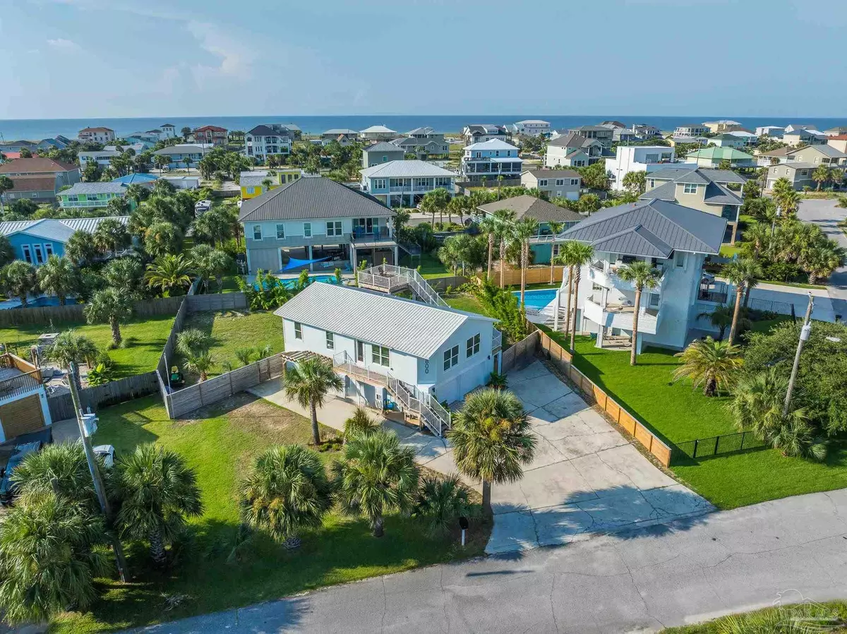 Pensacola Beach, FL 32561,800 Largo Dr