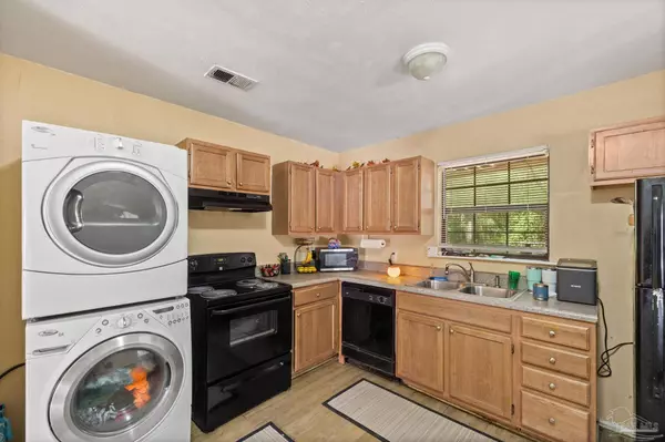 Milton, FL 32570,6836 Fast Gun Ln