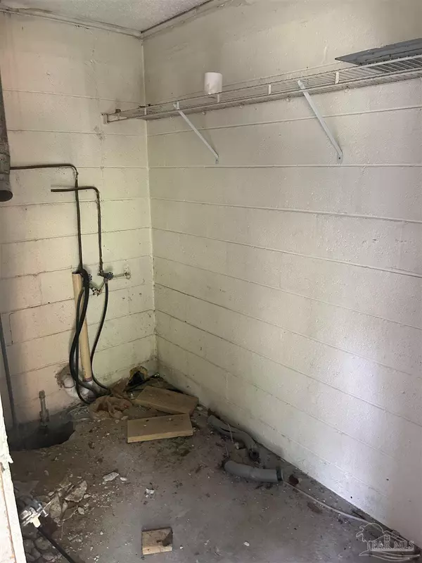 Pensacola, FL 32505,206 N Garfield Dr