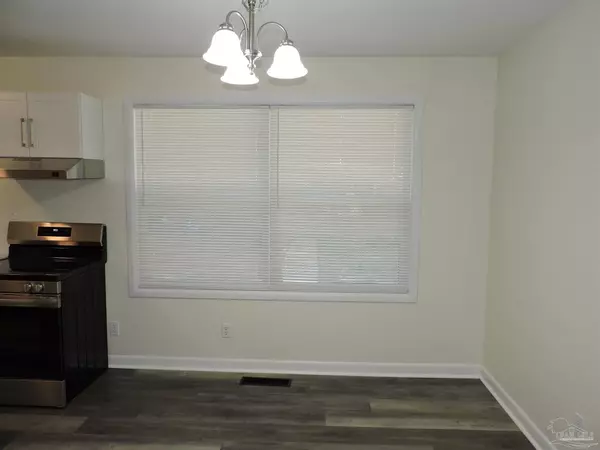 Pensacola, FL 32503,3485 Rothschild Dr