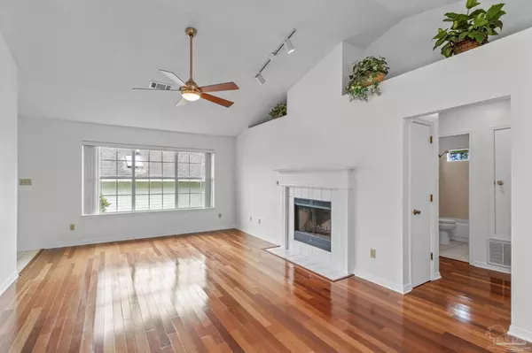 Pensacola, FL 32514,2074 Cambridge Cir