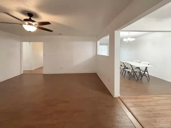 Pensacola, FL 32506,10860 Berryhill Rd