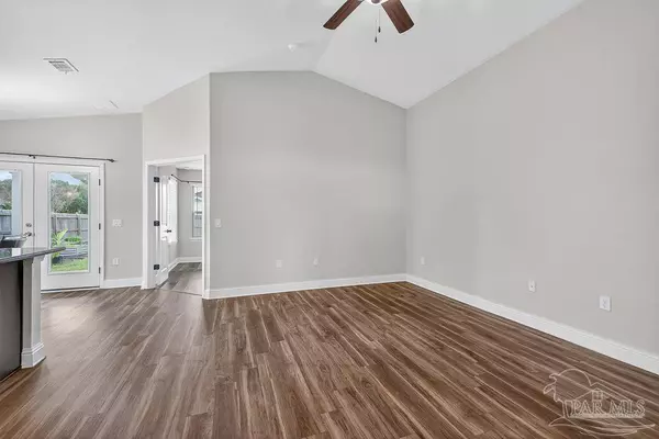 Gulf Breeze, FL 32563,2392 Spur Ln