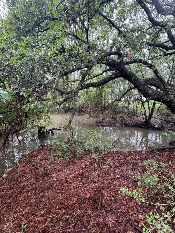Milton, FL 32583,5879 Monterey Dr