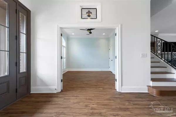 Gulf Breeze, FL 32563,4164 Madura Rd