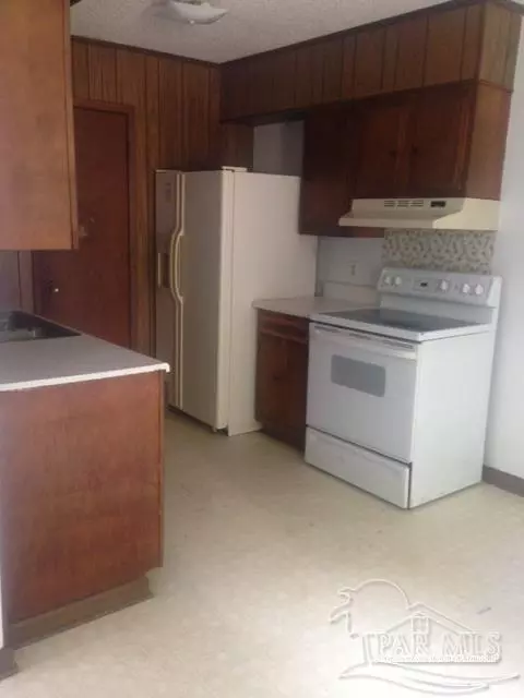 Cantonment, FL 32533,1011 Lake Dr