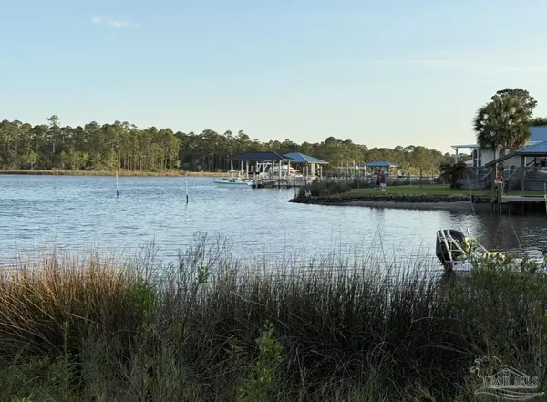 Pensacola, FL 32507,2556 Granada Camino