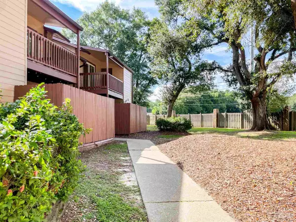 2303 W Michigan Ave, Pensacola, FL 32526