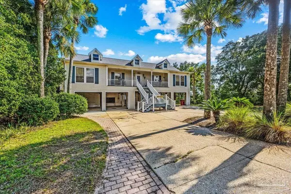 7825 Petersen Pt Rd, Milton, FL 32583