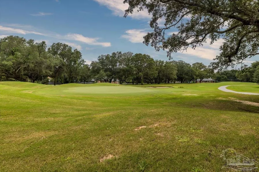 2721 Pga Blvd, Navarre, FL 32566