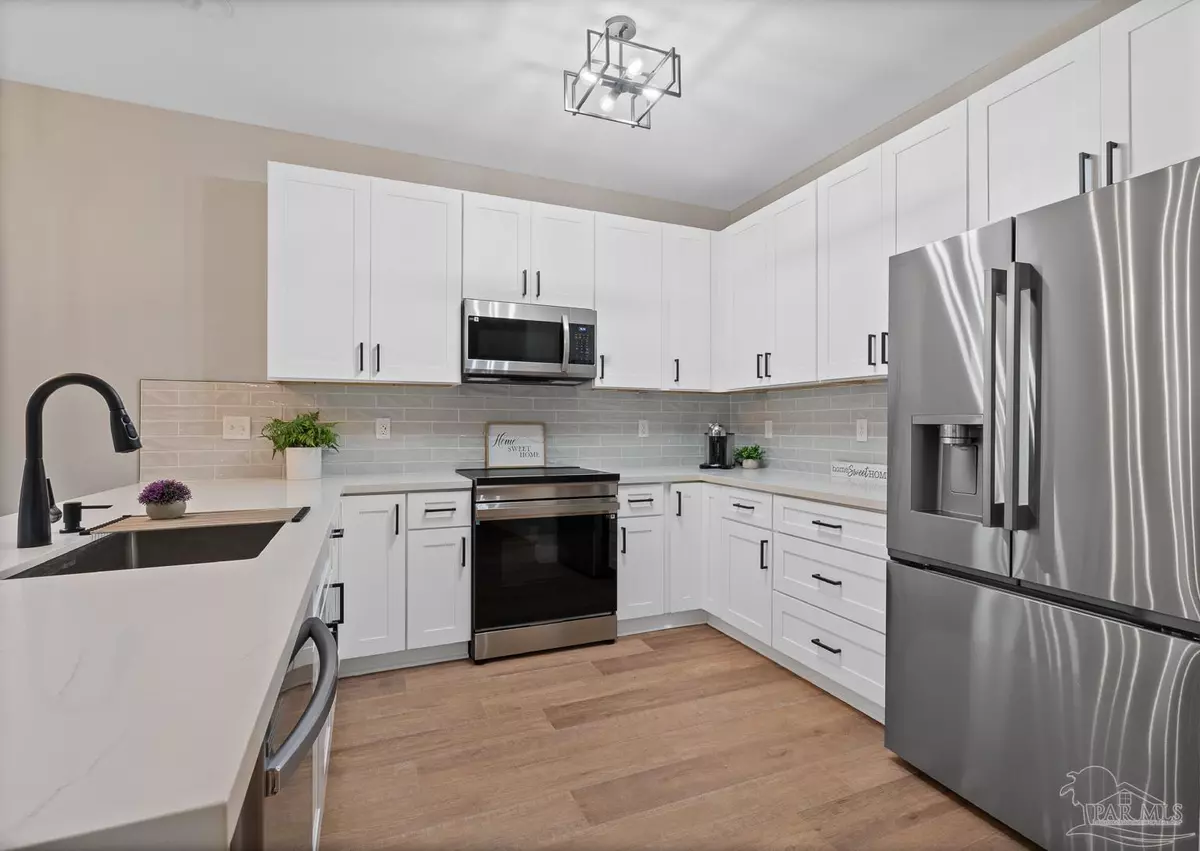 Pensacola, FL 32501,609 N E St