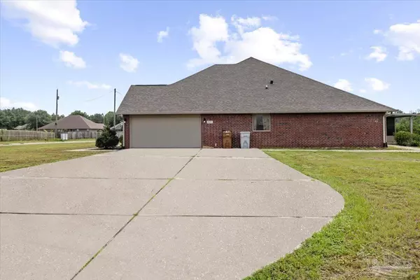 Jay, FL 32565,2627 Piddlin Ln