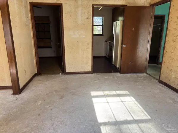 Milton, FL 32570,6481 Colonial Dr