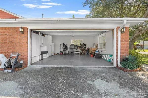 Pensacola, FL 32506,404 Bay Oaks Dr