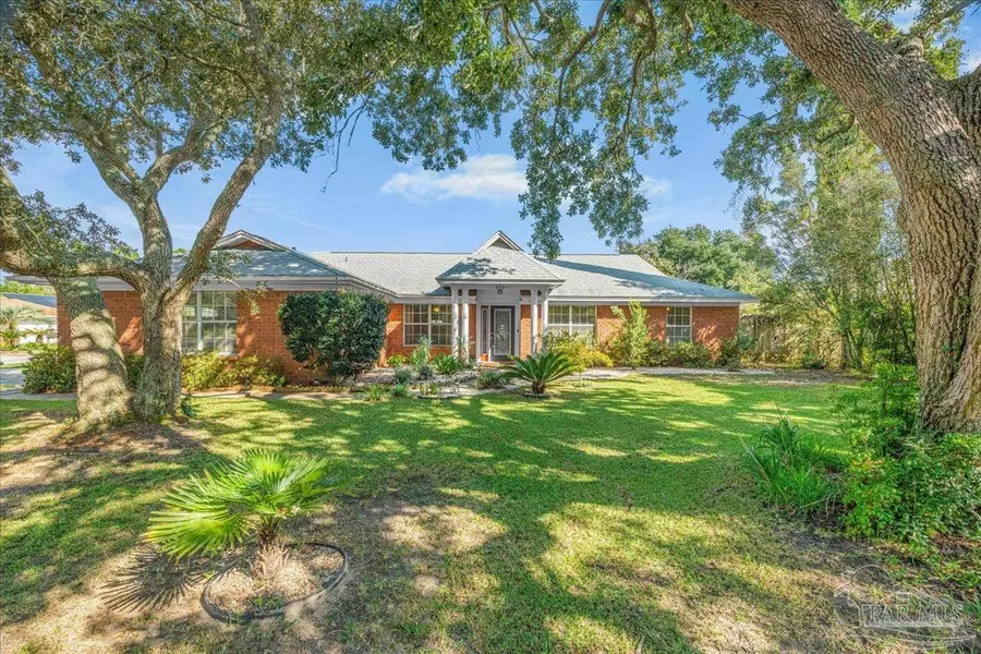 404 Bay Oaks Dr, Pensacola, FL 32506