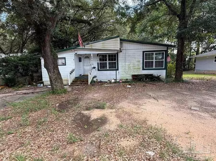 Milton, FL 32570,6613 Cedar St