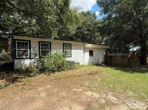 Milton, FL 32570,6613 Cedar St