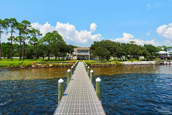 Gulf Breeze, FL 32563,2829 Bay St