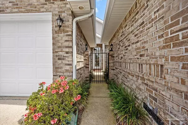 Gulf Breeze, FL 32563,1377 Autumn Breeze Cir