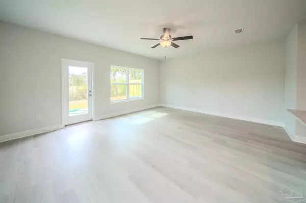 Pensacola, FL 32526,5522 Lexlee Blvd