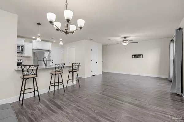 Pace, FL 32571,5069 Peach Dr