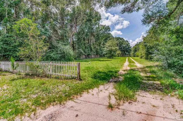 Molino, FL 32577,7045 Nicholson Dr