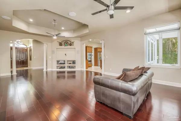 Pensacola, FL 32505,3049 Liana Ln