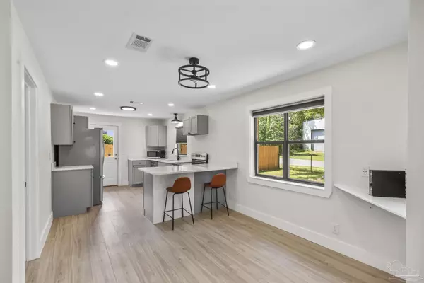 Pensacola, FL 32501,913 W Hernandez St