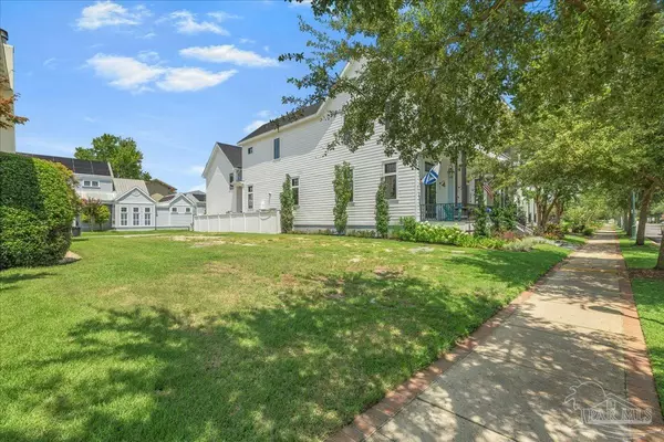 Pensacola, FL 32502,512 E Romana
