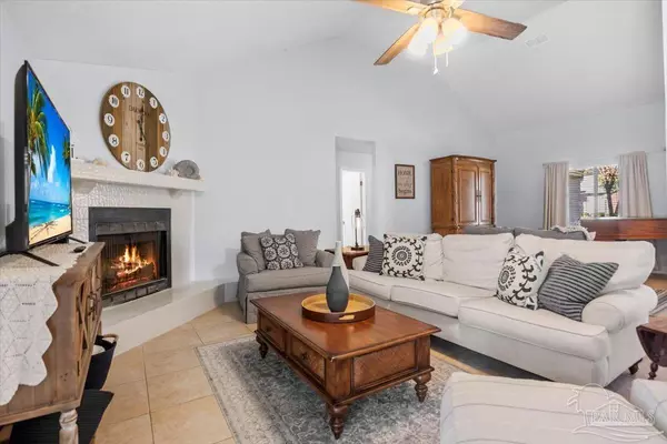 Pensacola, FL 32507,8 Arapaho Dr