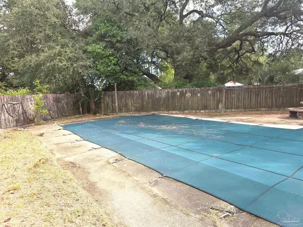 Pensacola, FL 32526,2980 English Oak Cir