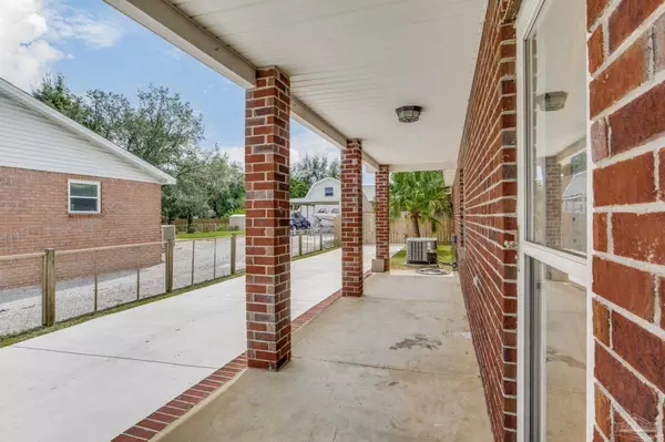Gulf Breeze, FL 32563,3201 Laurel Dr