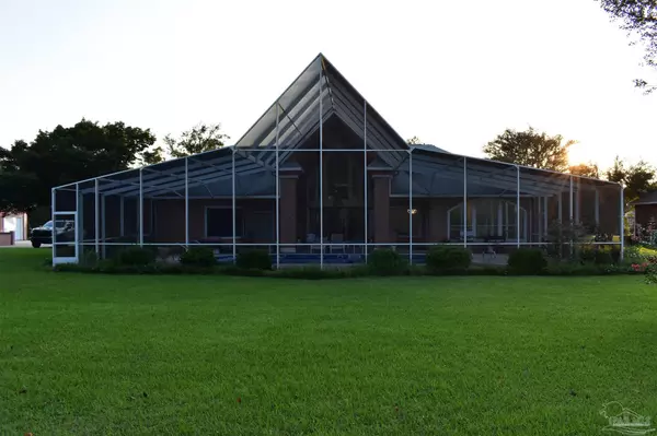 Pace, FL 32571,5542 Oakmont Dr