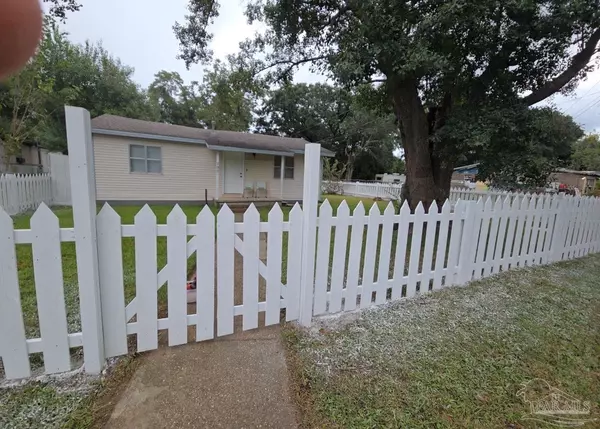 Cantonment, FL 32533,202 Ellington St