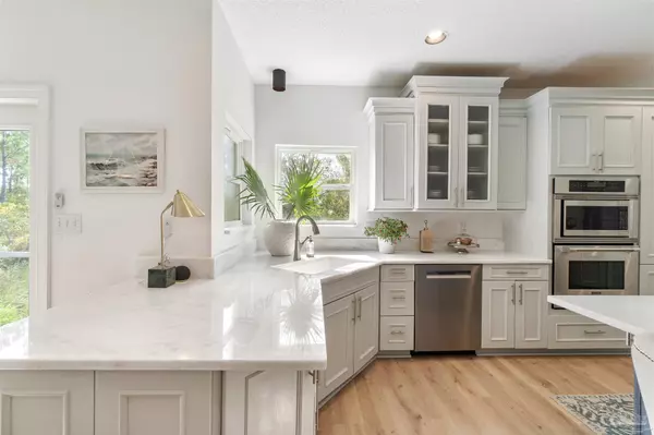 Gulf Breeze, FL 32561,332 Deer Point Dr