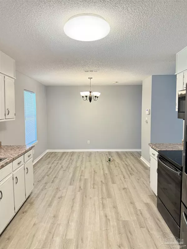 Cantonment, FL 32533,517 Benjulyn Rd