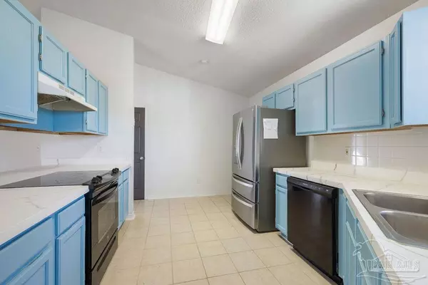 Cantonment, FL 32533,332 Twisted Oak Dr