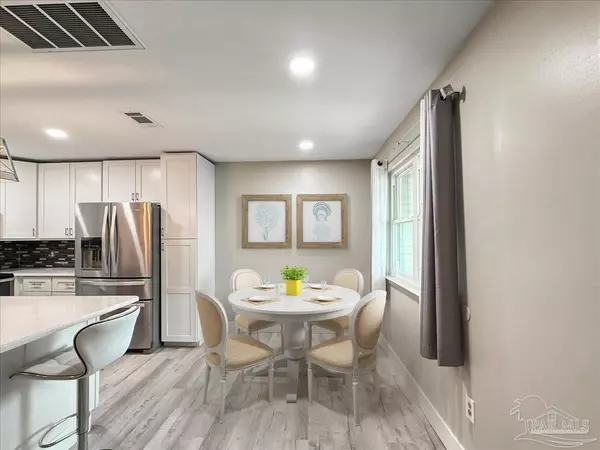 Gulf Breeze, FL 32561,1100 Shoreline Dr