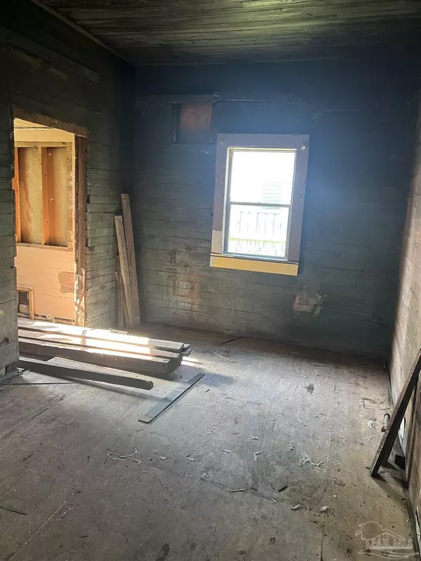 Pensacola, FL 32503,1801 N 7th Ave