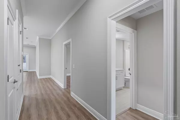 Navarre, FL 32566,8405 Sevilla St