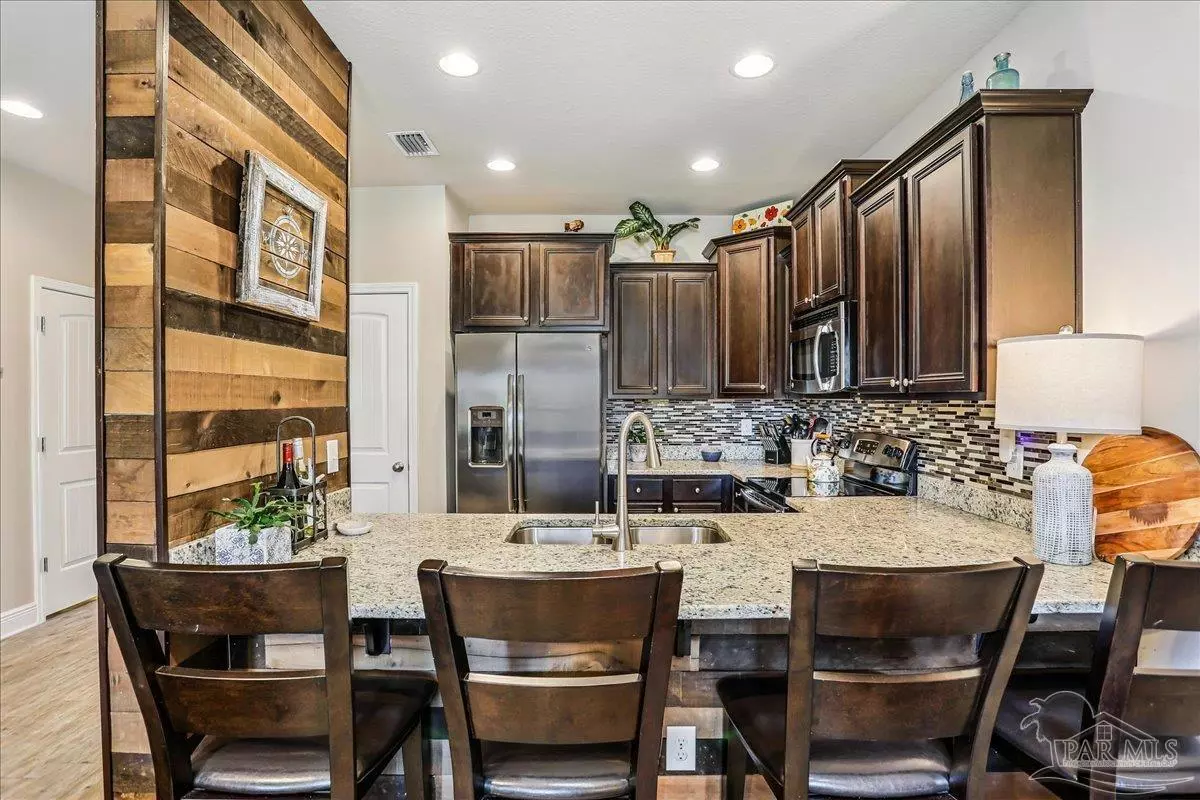 Navarre, FL 32566,8881 Brown Pelican Cir